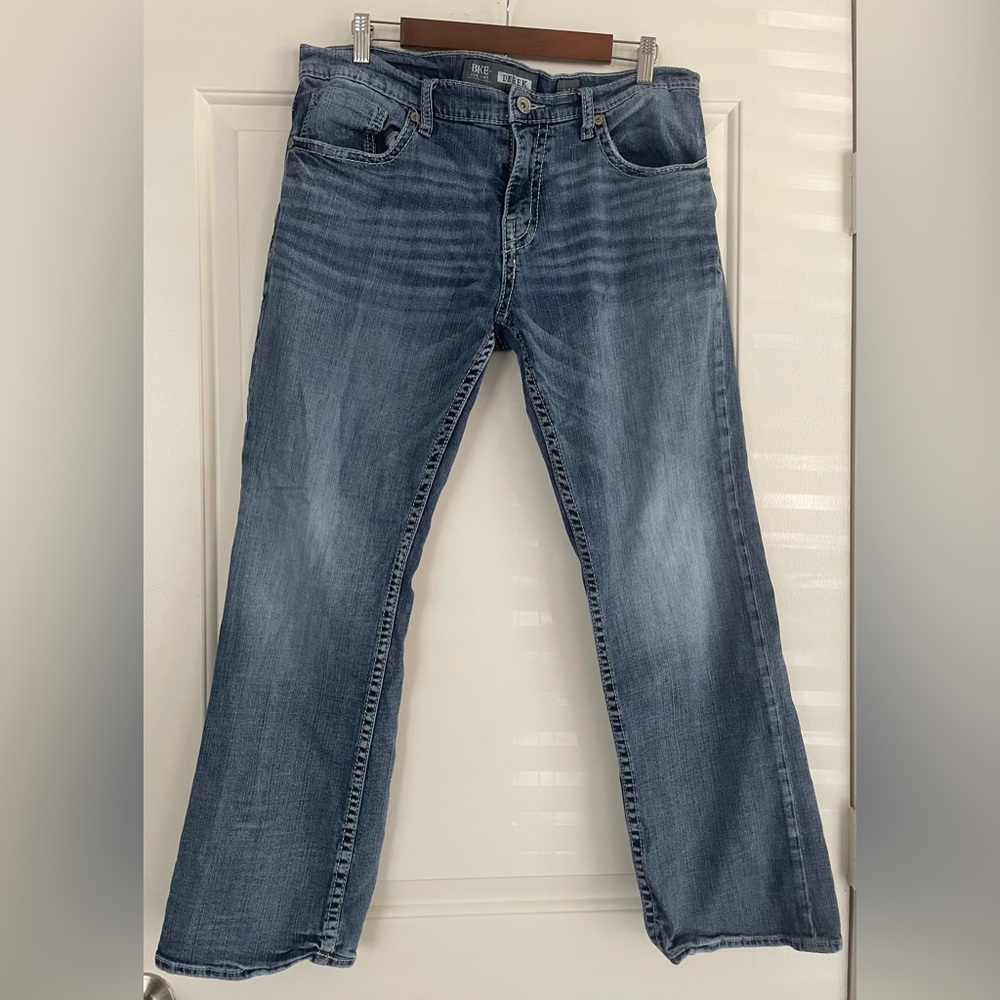 BKE Derek Bootcut Men’s Jeans in Faded Light Blue